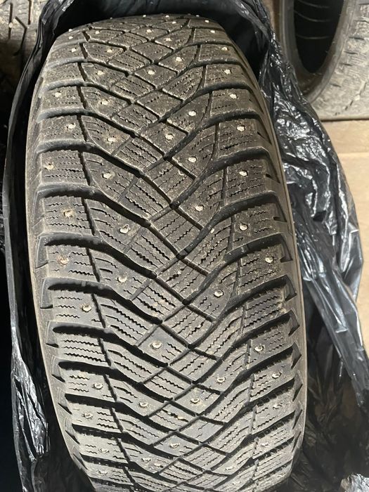 Шины Goodyear, фирменные!!!