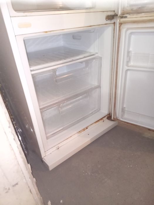 Продам холодильник