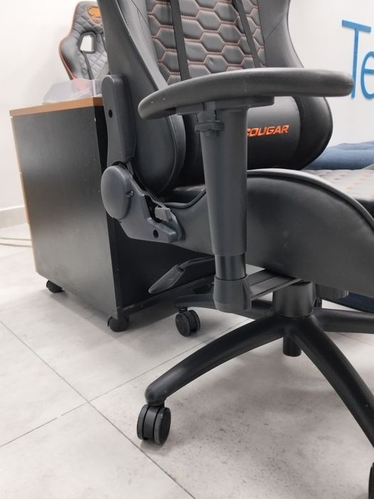 Игровое кресло COUGAR Armor Elit Blak