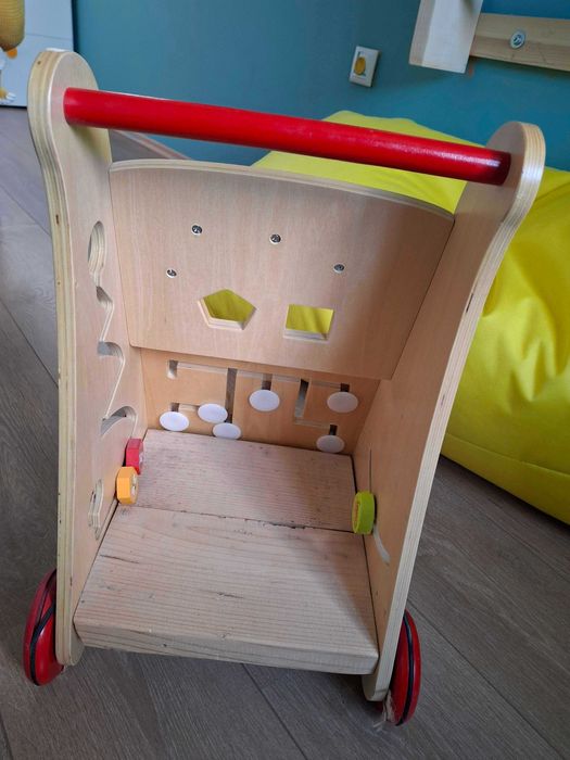 Дървена проходилка с игри за бебета и деца до 3-4 години