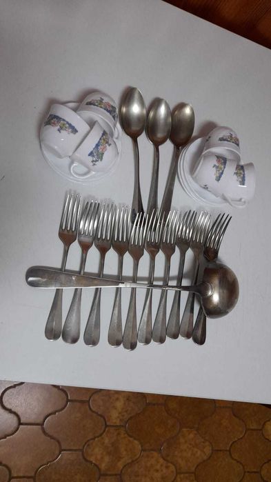 Cesti cafea din arcopal si furculite din alpaca