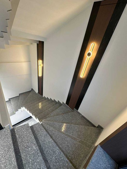 Сдаётся в аренду здание общей площадью 1100 м² (ор. школа Cambridge)