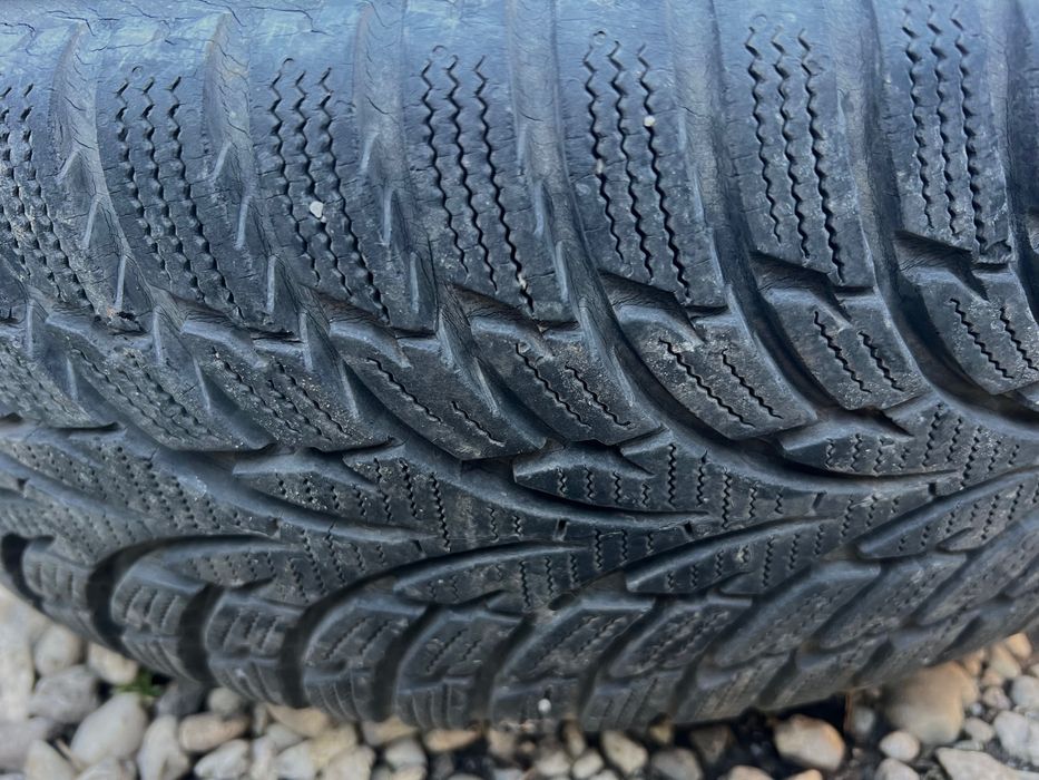 Гуми  с джанти +тасове   195/65/15