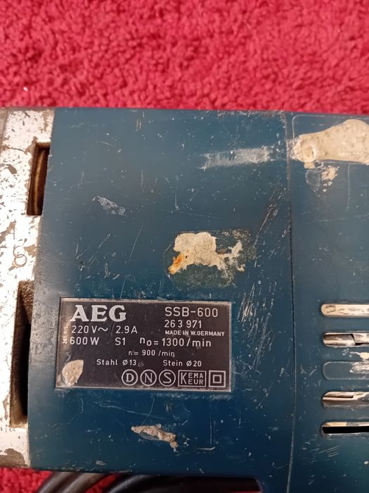 Masina de gaurit cu percutie AEG. Pret 120 lei fix