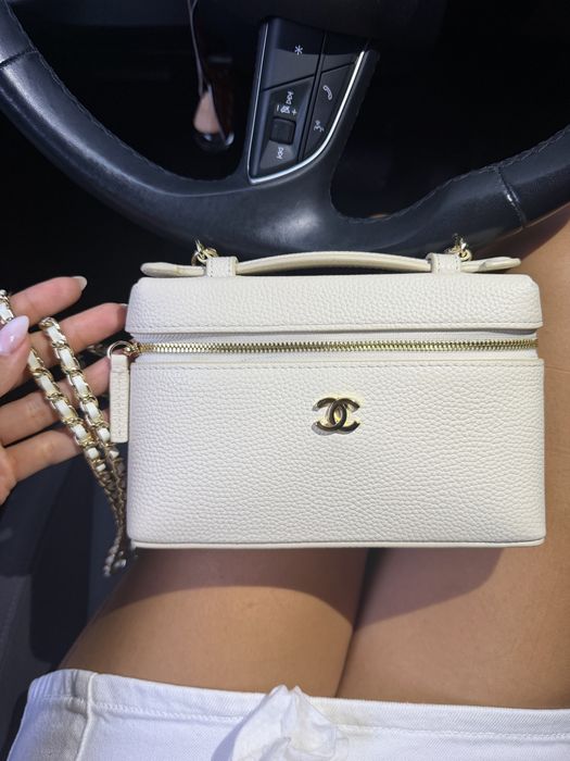 Chanel естествена кожа
