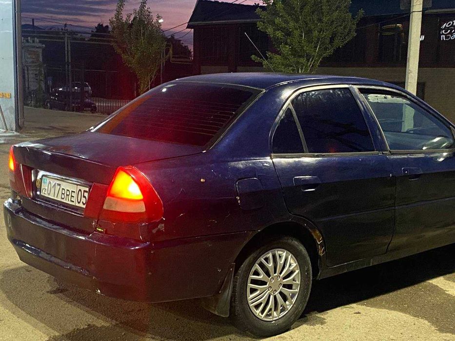 Mitsubishi lancer