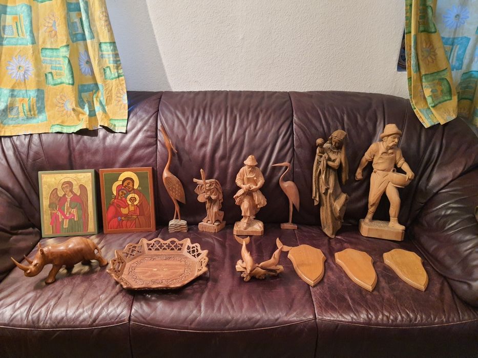 Майсторски дърворезби