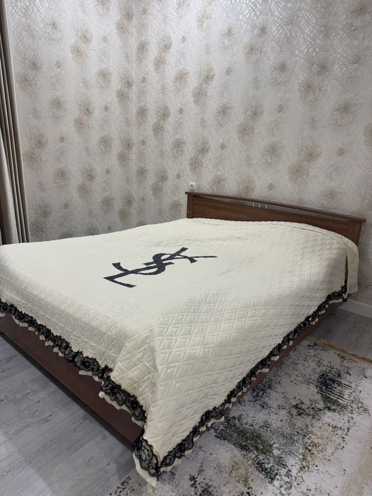 Двух спальный кровать