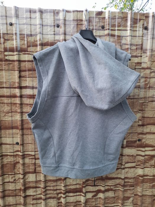Vesta Nike teech