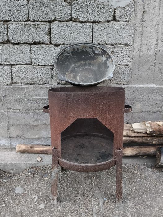 Очаг . Вместе с казаном .