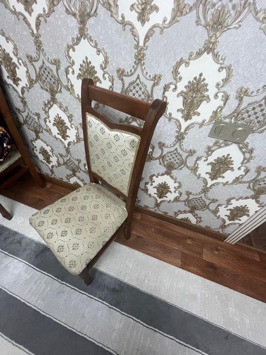 Продам срочно  стулья