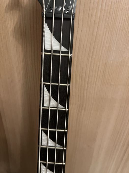Бас китара Jackson