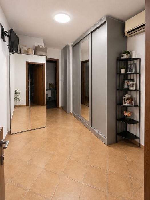 Apartament de vanzare mobilat si utilat