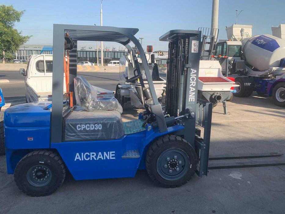 Кара (вилочный погрузчик) 3Тонны 4.5метра в наличии.