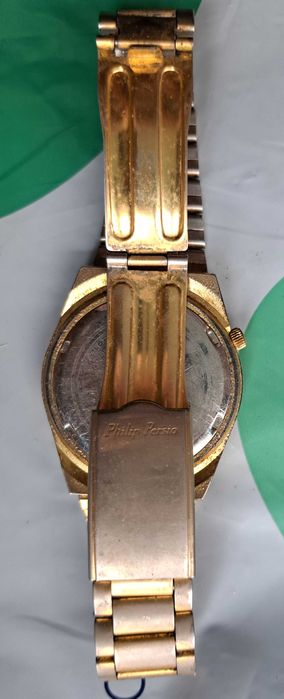 Часовник Filip Persio - кварц работи