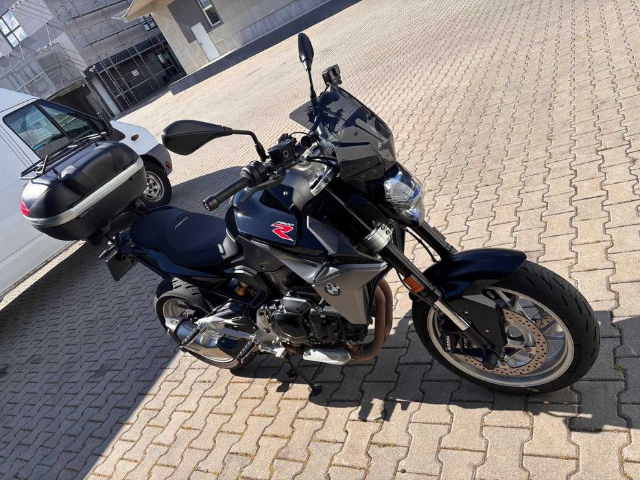 Motocicleta BMW F 900 R