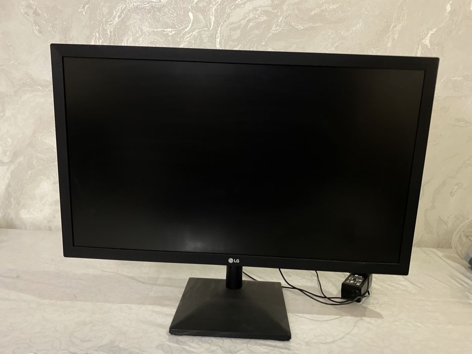 Продам LG монитор Срочно