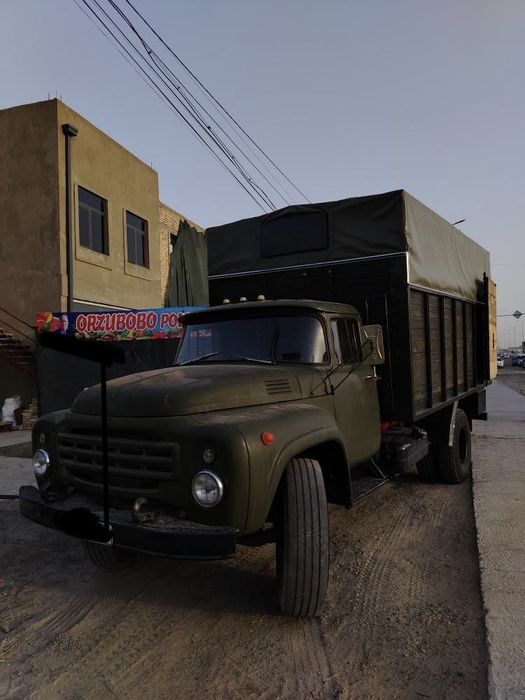 Zil 130 furgon ideal holatda