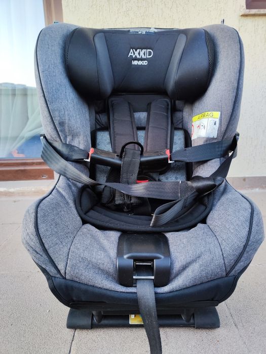 PACHET Scaun auto + 4 Accesorii pt Copii Bebe Axkid Minikid, neimplicat in accident, stare f buna + PANĂ de reglaj inclinare + Insert bebe + Oglinda