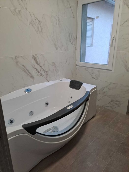 Anunț Servicii Renovări Apartamente – Profesionalism și Calitate