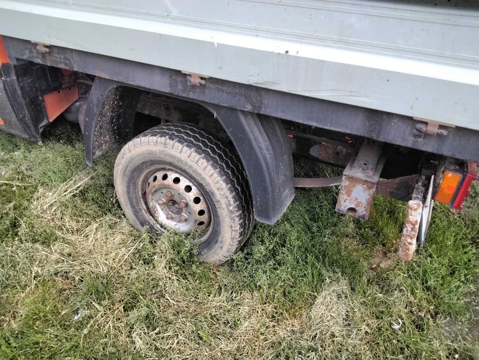 Mercedes 208 camioneta 7 locuri