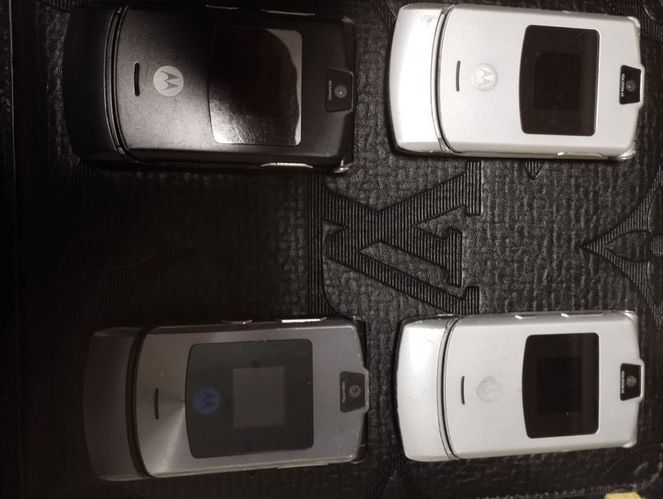 Assalom alekum Telefonlar Sotiladi Original Motorola Razr xar xil Rang