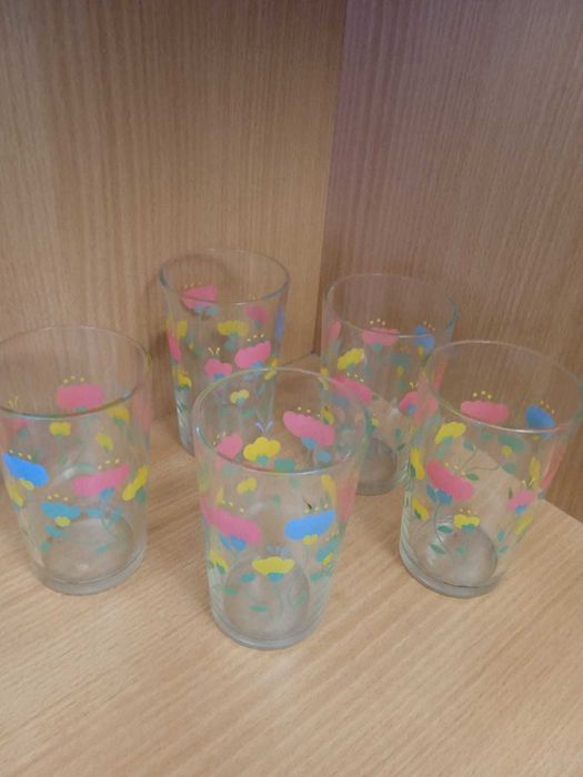 продам стаканы стеклянные 5 шт
