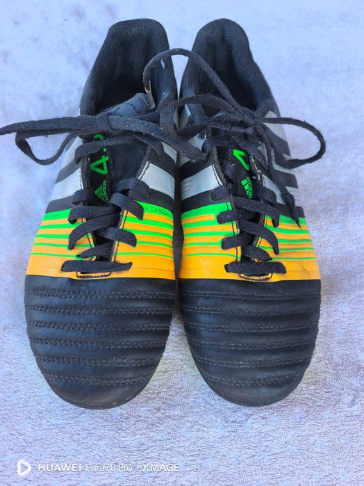 Детски бутонки adidas номер 36.5 стелка 23см