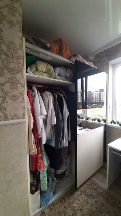 Шкаф раздвижной.