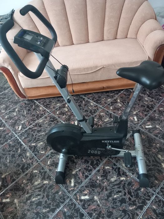Bicicletă de cameră (fitness)