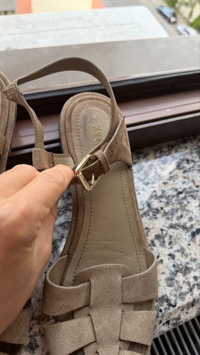 Sandale Zara piele intoarsa marimea 39