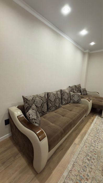 Диван ( большой и маленький , пуфик)