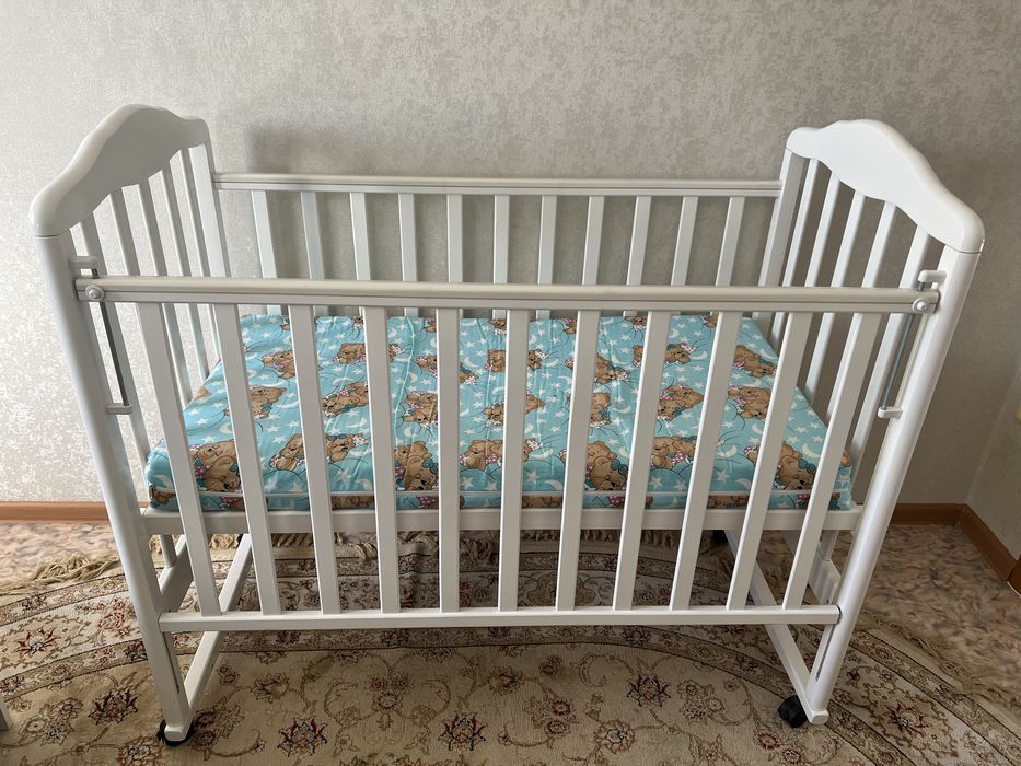 Продам детскую кроватку