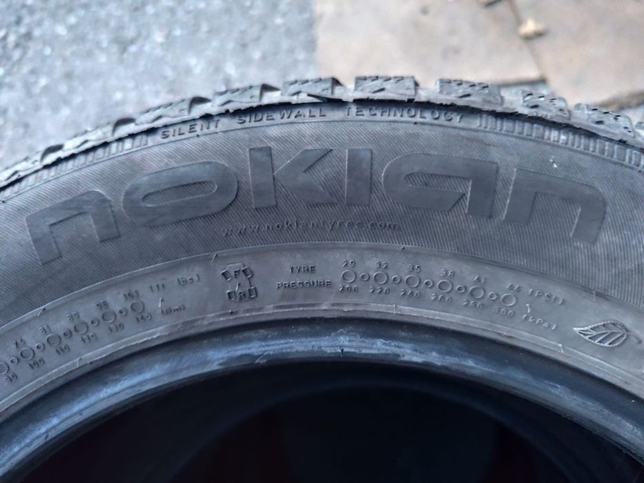 Anvelope 205 60 R16 iarna Nokian wrd4