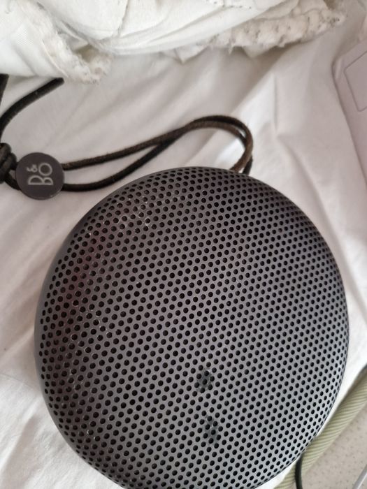 Vând boxă portabila Bang & Olufsen A1
