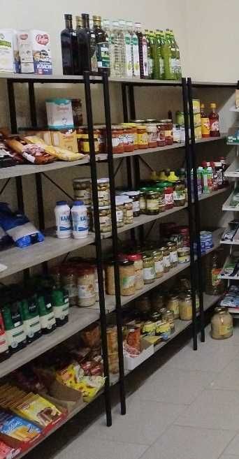 Продавам стелажи