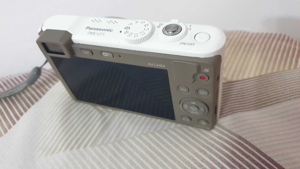 Panasonic Lumix LF1