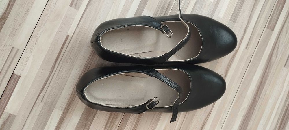 нови Скарпини 40 номер