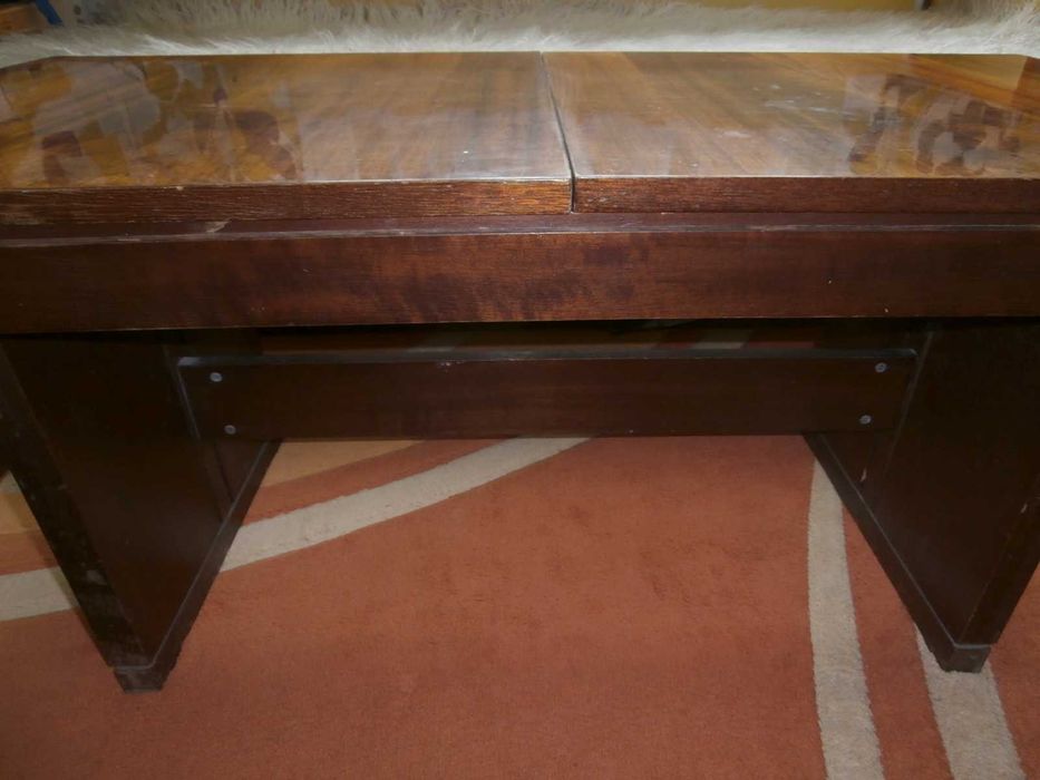 Холна разтегателна масичка