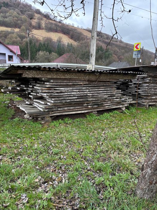 Foștă de 5 cm si scandura de 3cm. Cantitate aproximatix 15 mc.