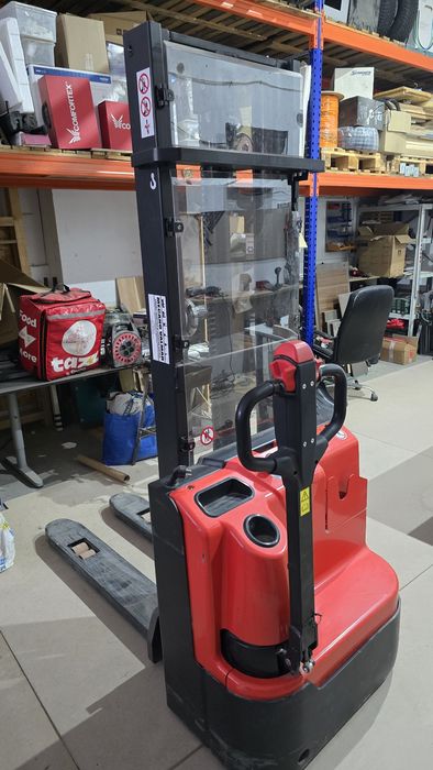 Stivuitor electric Valift 1500 kg, ridicare 3200 mm, 49 ore functionare, intră pe ușă 2 m, deplasare si ridicare full electrice, charger integrat