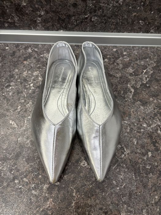 Сребърни обувки от естествена кожа Reserved