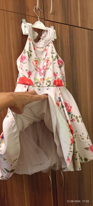 Рокля за 6-8г. и сандали 32 номер