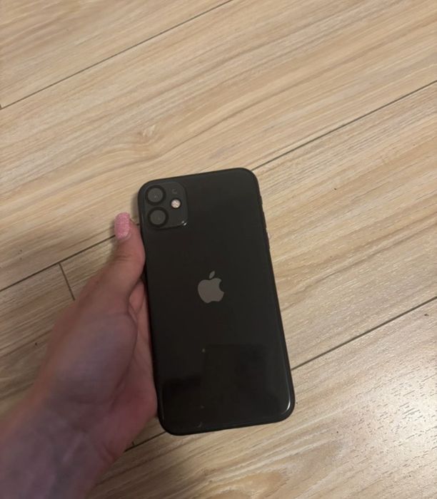Vand iphone 11 negru