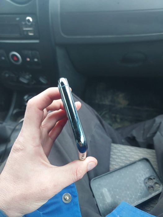 Iphone 11 pro на гарантти без док