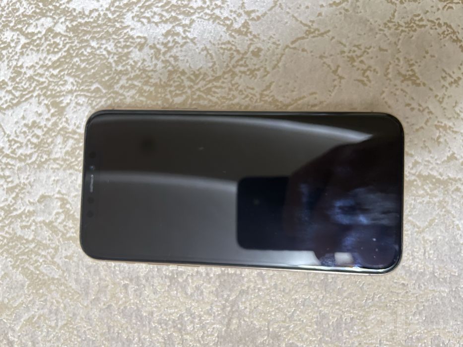Iphone 11po.