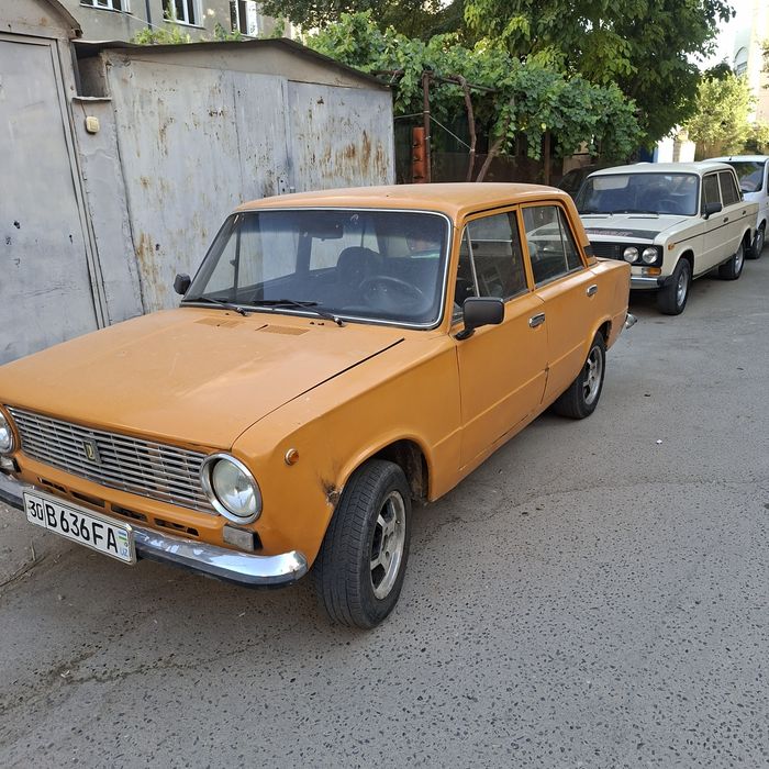 Vaz 21011 sotiladi 1983 yil