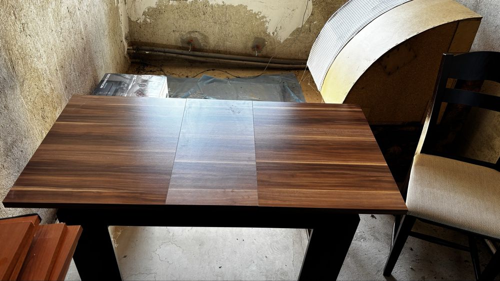 Разтегателна холна маса