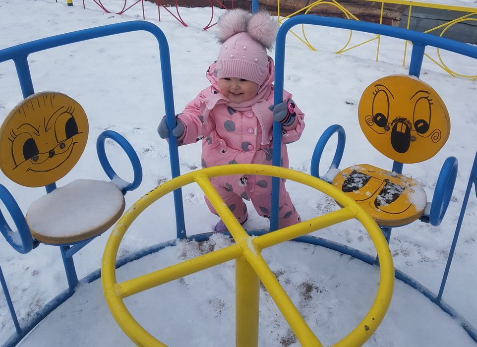 Шапка с шарфом на девочку из шерсти