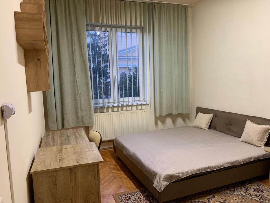 Inchiriez apartament in centru